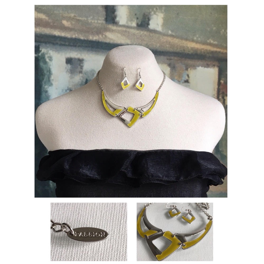 Passion Collar Necklace & Matching Earrings Set Yellow Gold